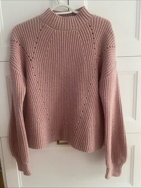 GAP Soft Pink Ribbed Crewneck Shaker knit Marino Wool Sweater Size Medium